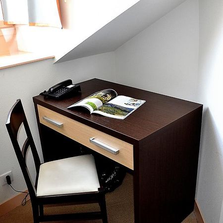 Hotel Les Benedictins Лимож Екстериор снимка