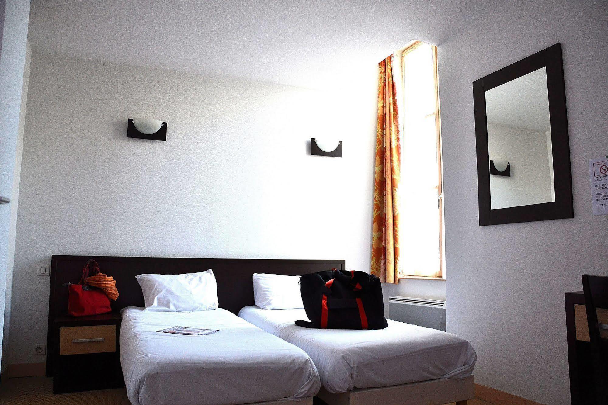 Hotel Les Benedictins Лимож Екстериор снимка