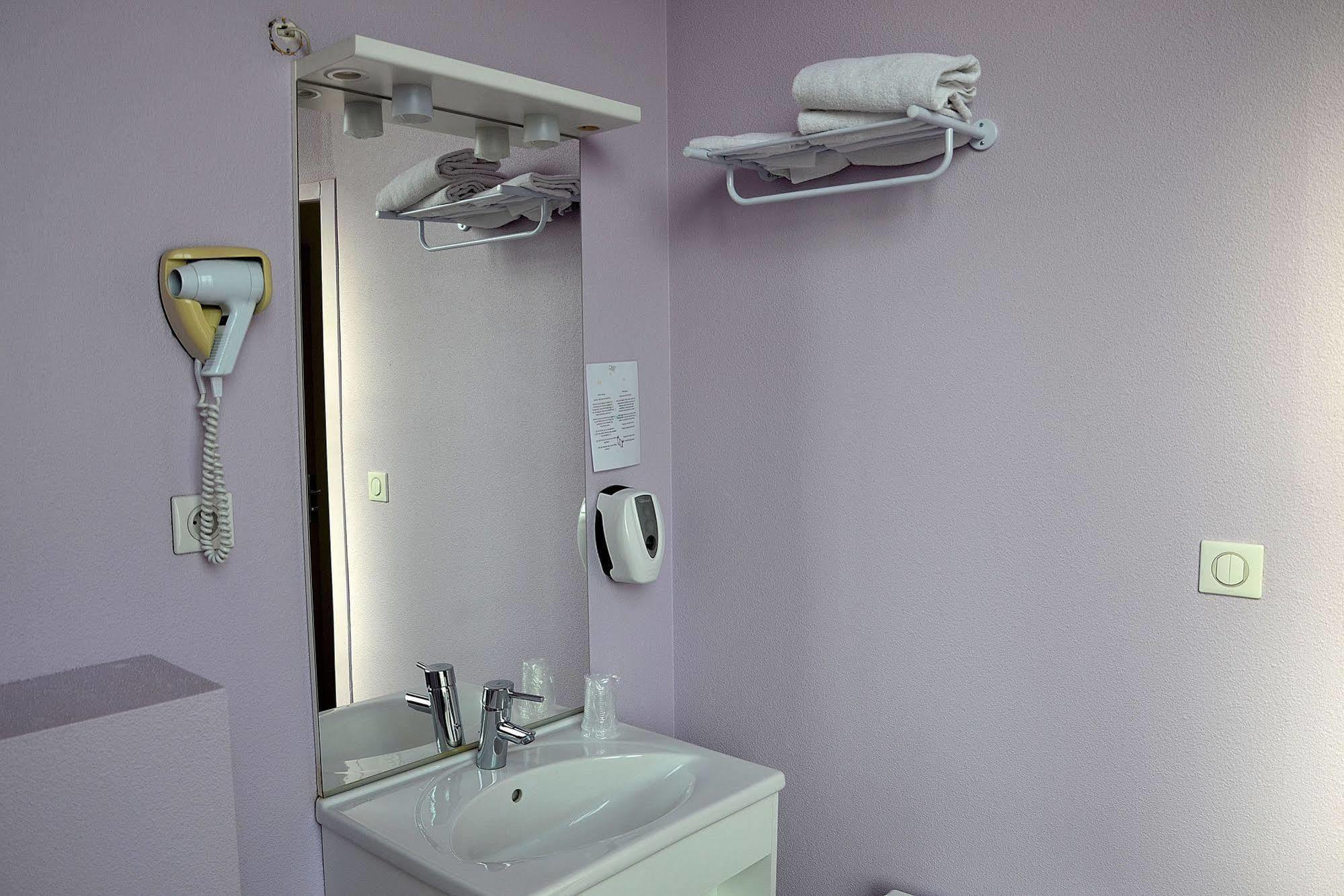 Hotel Les Benedictins Лимож Екстериор снимка