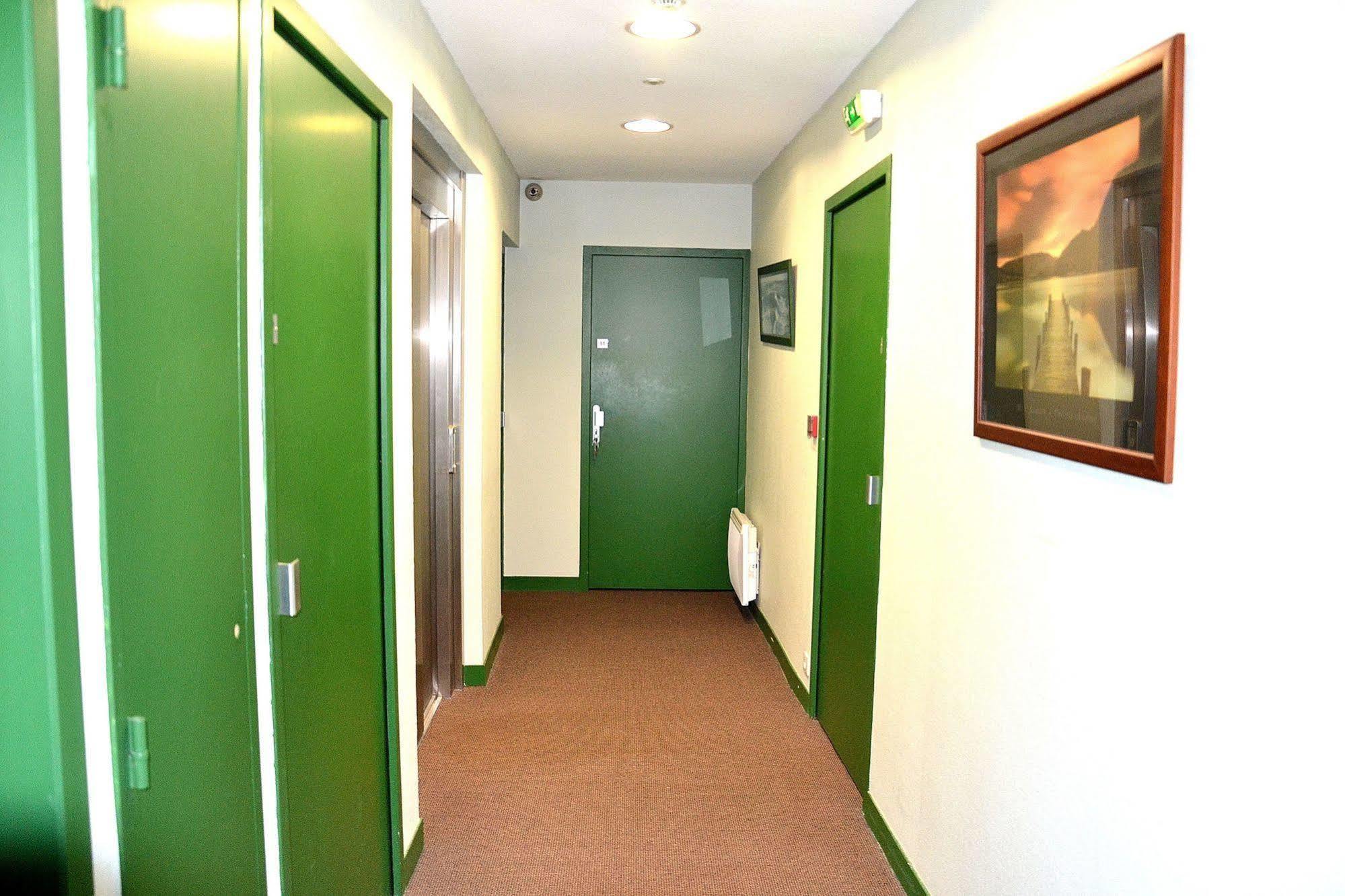 Hotel Les Benedictins Лимож Екстериор снимка